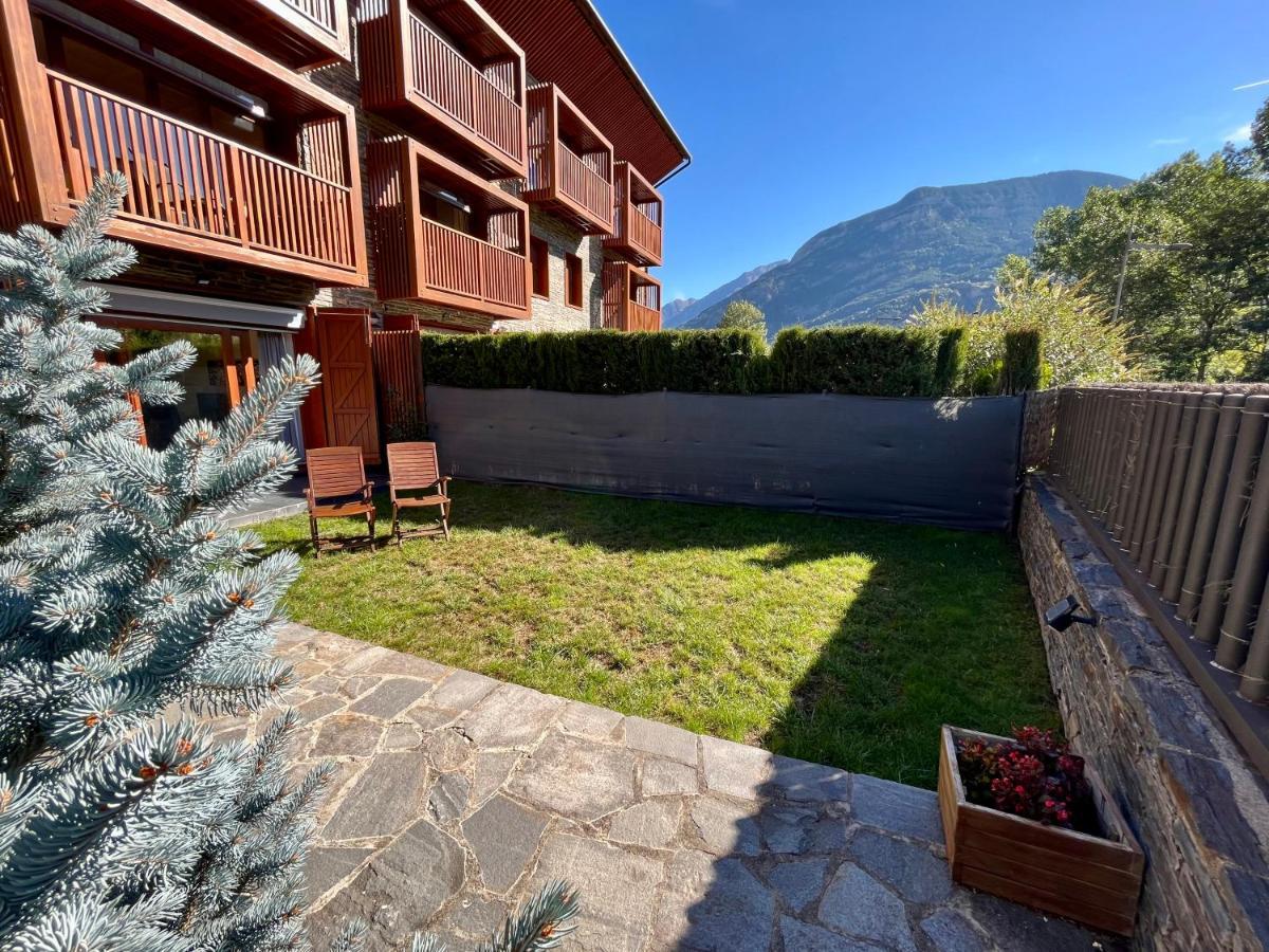 B49 - Bajo Con Jardin Peguera - Villmor Apartment Benasque Bagian luar foto