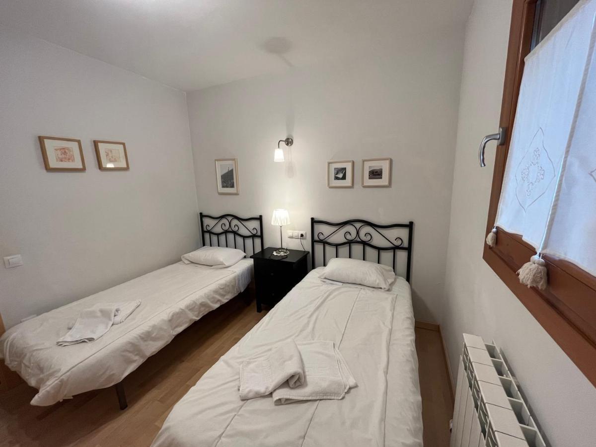 B49 - Bajo Con Jardin Peguera - Villmor Apartment Benasque Bagian luar foto