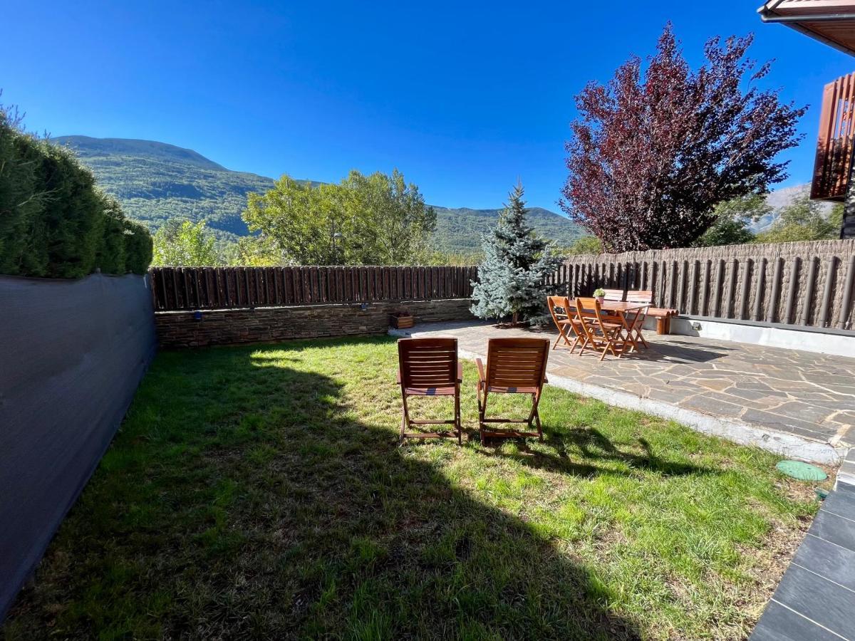 B49 - Bajo Con Jardin Peguera - Villmor Apartment Benasque Bagian luar foto