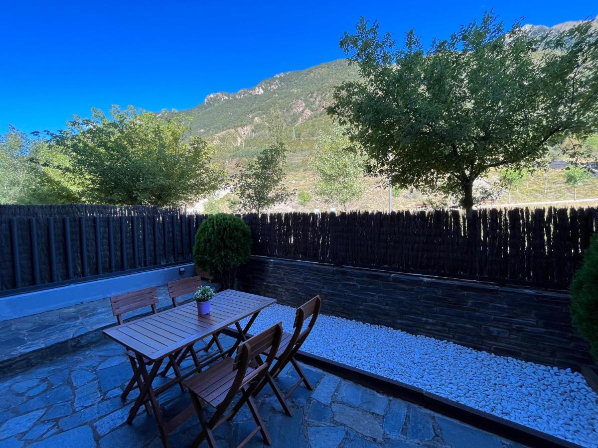 B49 - Bajo Con Jardin Peguera - Villmor Apartment Benasque Bagian luar foto